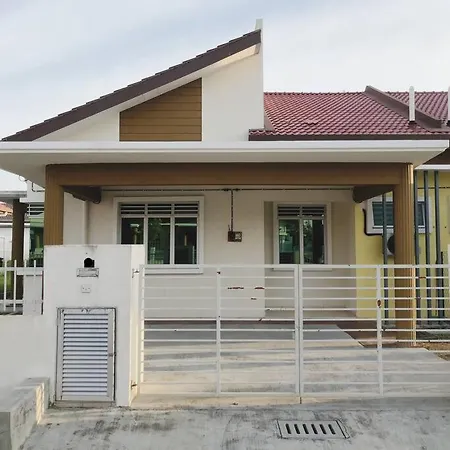Salak Pekerti Homestay Klia Klia2 Sepang Exterior photo