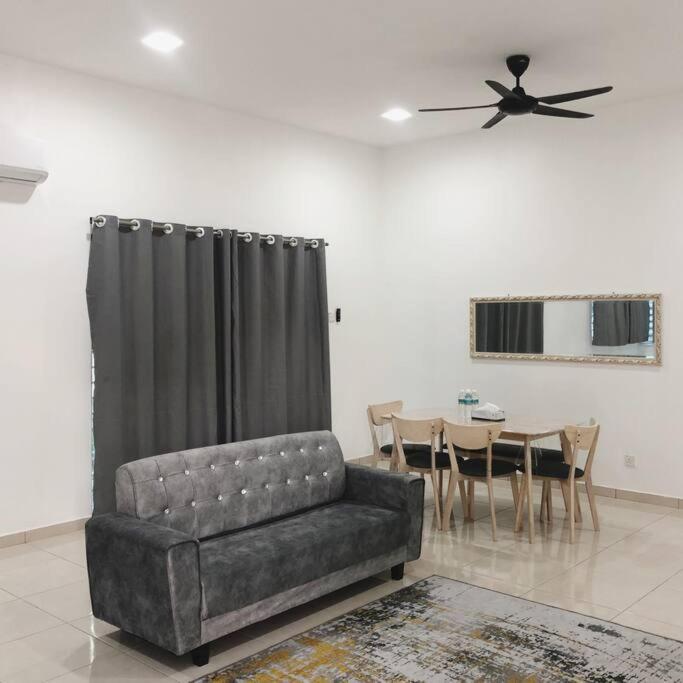 Salak Pekerti Klia Klia2 Holiday home *